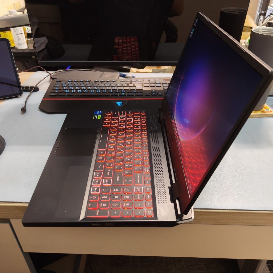 由 pc_bank (刊登 ID 1375903194，圖片 2) 提交，位於 高雄市 (Kaohsiung) 的 ACER Nitro5 電競筆電(i5-12500H/16G/RTX4060-8G/512GB/AN515-58-5427) (類別：桌上電腦或筆記型電腦)，說明：保固至2025年9月18日 含原廠變壓器 外殼有些放背包摩擦的痕跡 有一些貼貼紙的痕跡 高雄可以面交。