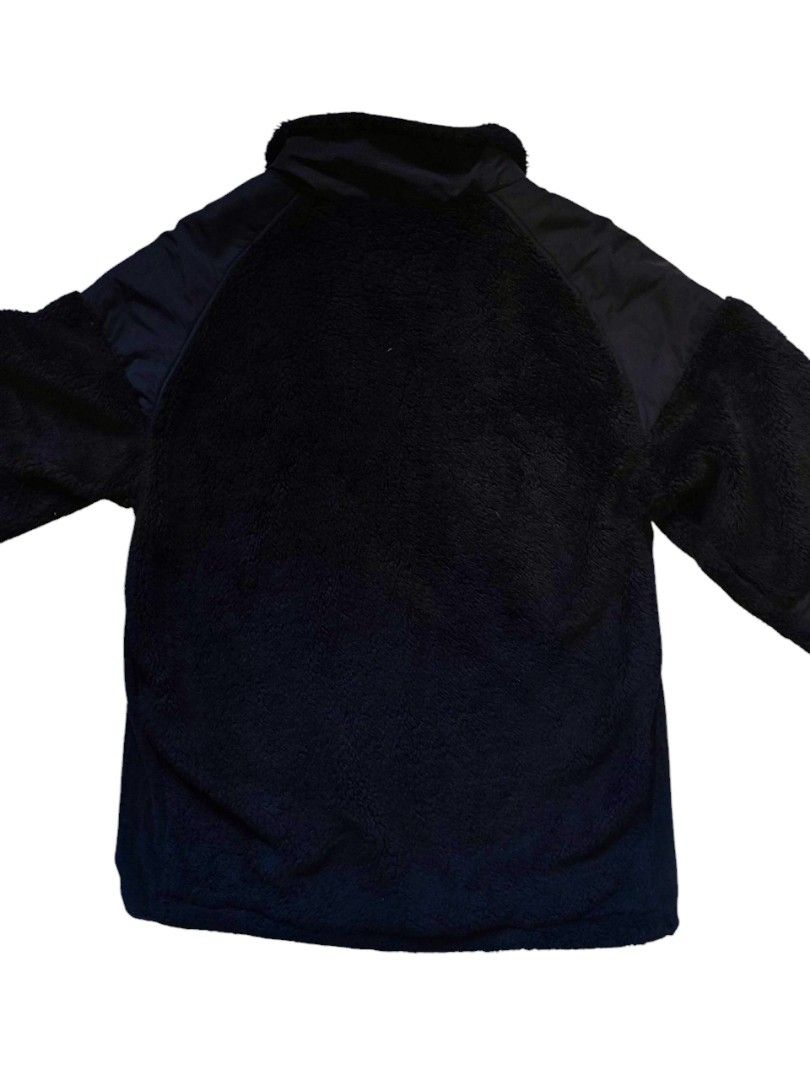 Alpha Industries sherpa fleece (Category: Coats, Jackets and Outerwear) located in Baguio. Submitted by kurt_7 (Listing ID 1375916757, Image 3). Description: Medium 26x22 No issue Good as new.