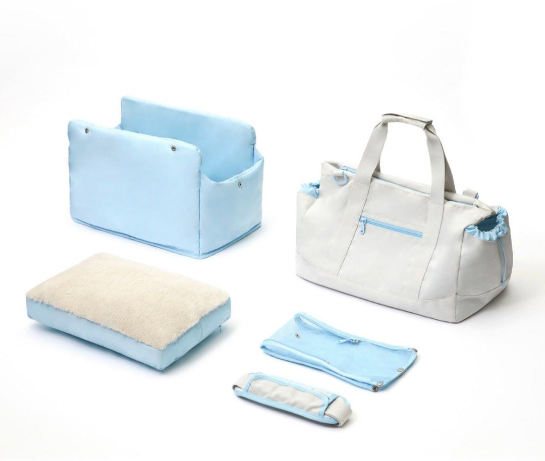 ARRR KOREA PET CARRIER BAG (Category: Homes & Other Pet Accessories) located in Manila. Submitted by makeupetc (Listing ID 1375948513, Image 1). Description: Comes with soft pillow & has safety net.