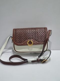 (Kategori: ) berada di . Dikirim oleh natalie_authenticpreloved (ID iklan 1375904412, Gambar 1). Deskripsi: .
