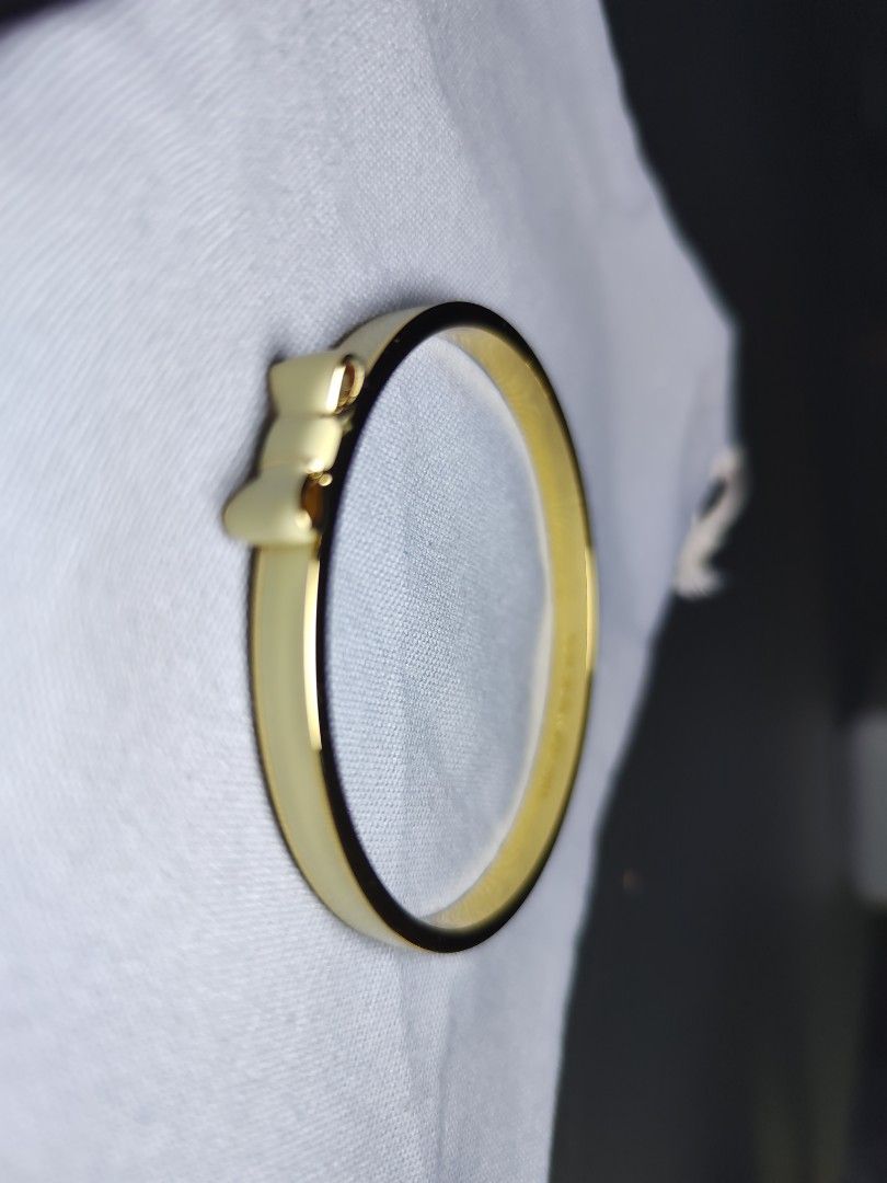 Bangle (Category: Bracelets) located in Singapore. Submitted by allthings008 (Listing ID 1375893294, Image 5). Description: Bidded from Tik Tok live streamer. But too big for Daughter. No Box Authentic Kate Spade With dust bag Free Courier #bangle #bracelet # kate spade.