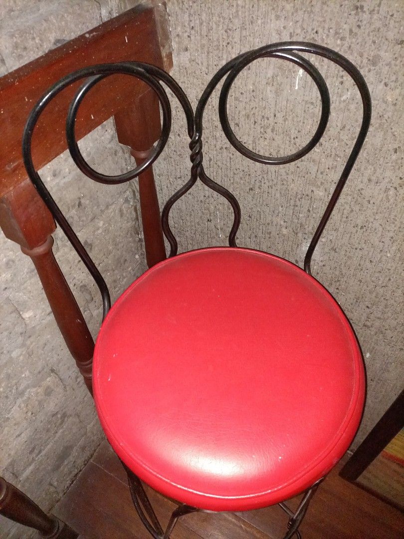 Batibot high chair (Category: Chairs) located in Paranaque City. Submitted by nice.ones (Listing ID 1376006745, Image 2). Description: Super cute batibot high chair. 📌 Better Living Subdivision Paranaque 🚘 lalamove or transportify at buyers expense.