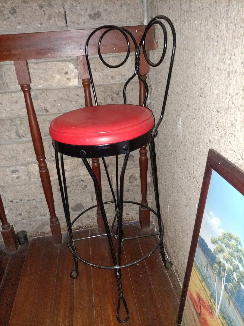 Batibot high chair (Category: Chairs) located in Paranaque City. Submitted by nice.ones (Listing ID 1376006745, Image 3). Description: Super cute batibot high chair. 📌 Better Living Subdivision Paranaque 🚘 lalamove or transportify at buyers expense.