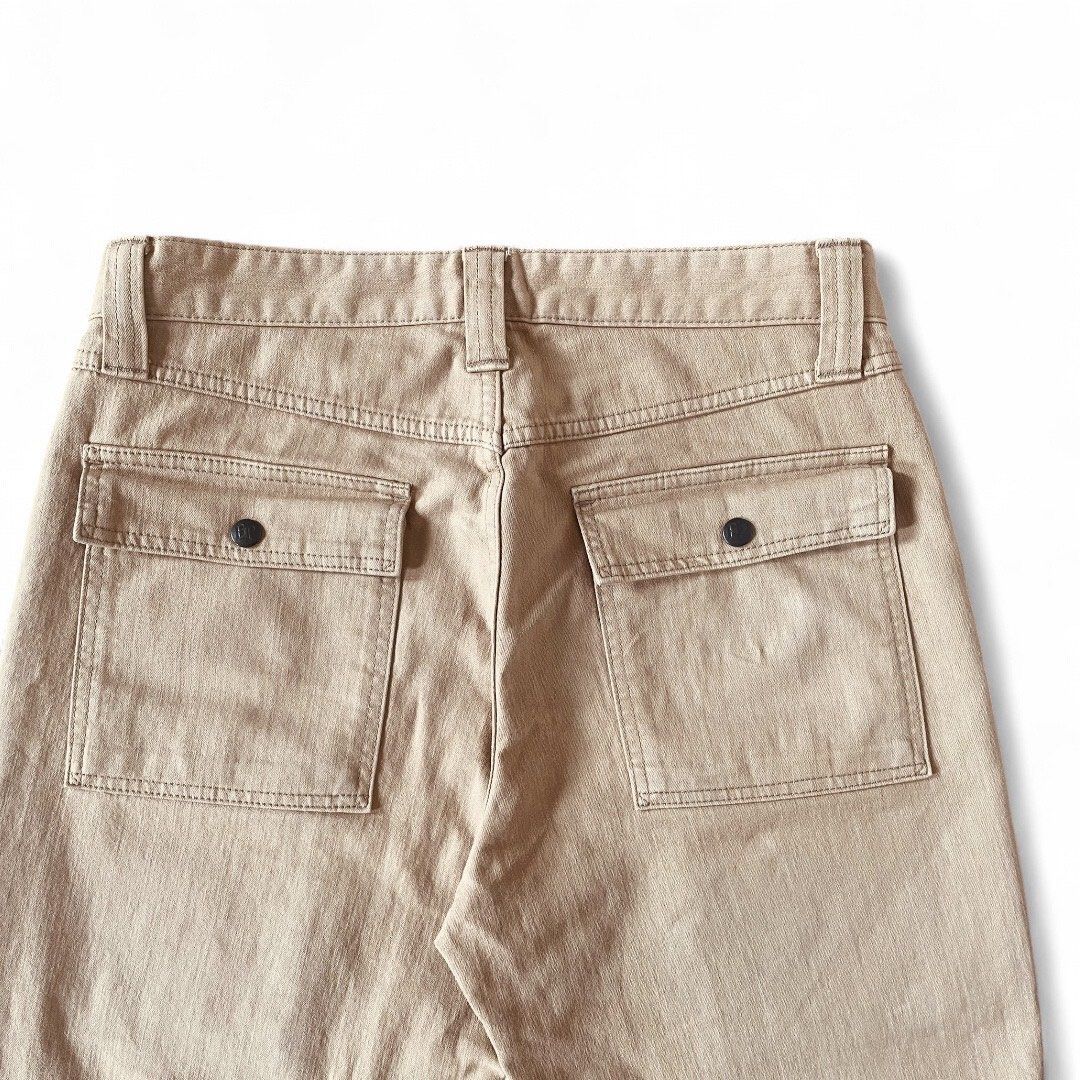 Beams Plus Japan Bush Short (Category: Shorts) located in Binan City. Submitted by ronsanchez (Listing ID 1376020476, Image 2). Description: Beams Plus Japan Bush Short Beige Minimal sign of wear only. Excellent condition. This Bush short from Beams Japan is a wearable utility design for spring-summer cut using hard-wearing cotton twill. This Bush shorts are modelled after vintage Boy Scouts uniform. Designed with practical pockets, they're cut i