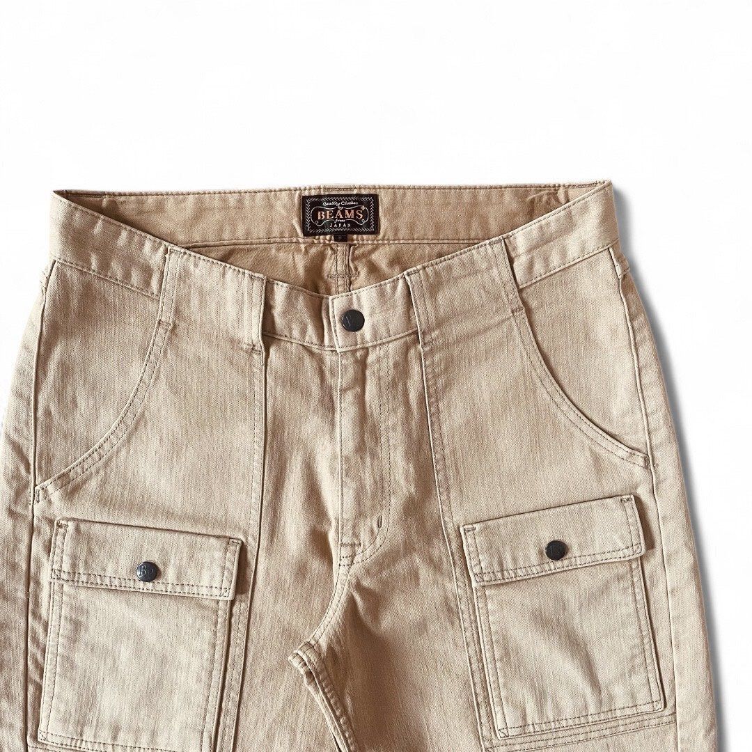 Beams Plus Japan Bush Short (Category: Shorts) located in Binan City. Submitted by ronsanchez (Listing ID 1376020476, Image 3). Description: Beams Plus Japan Bush Short Beige Minimal sign of wear only. Excellent condition. This Bush short from Beams Japan is a wearable utility design for spring-summer cut using hard-wearing cotton twill. This Bush shorts are modelled after vintage Boy Scouts uniform. Designed with practical pockets, they're cut i