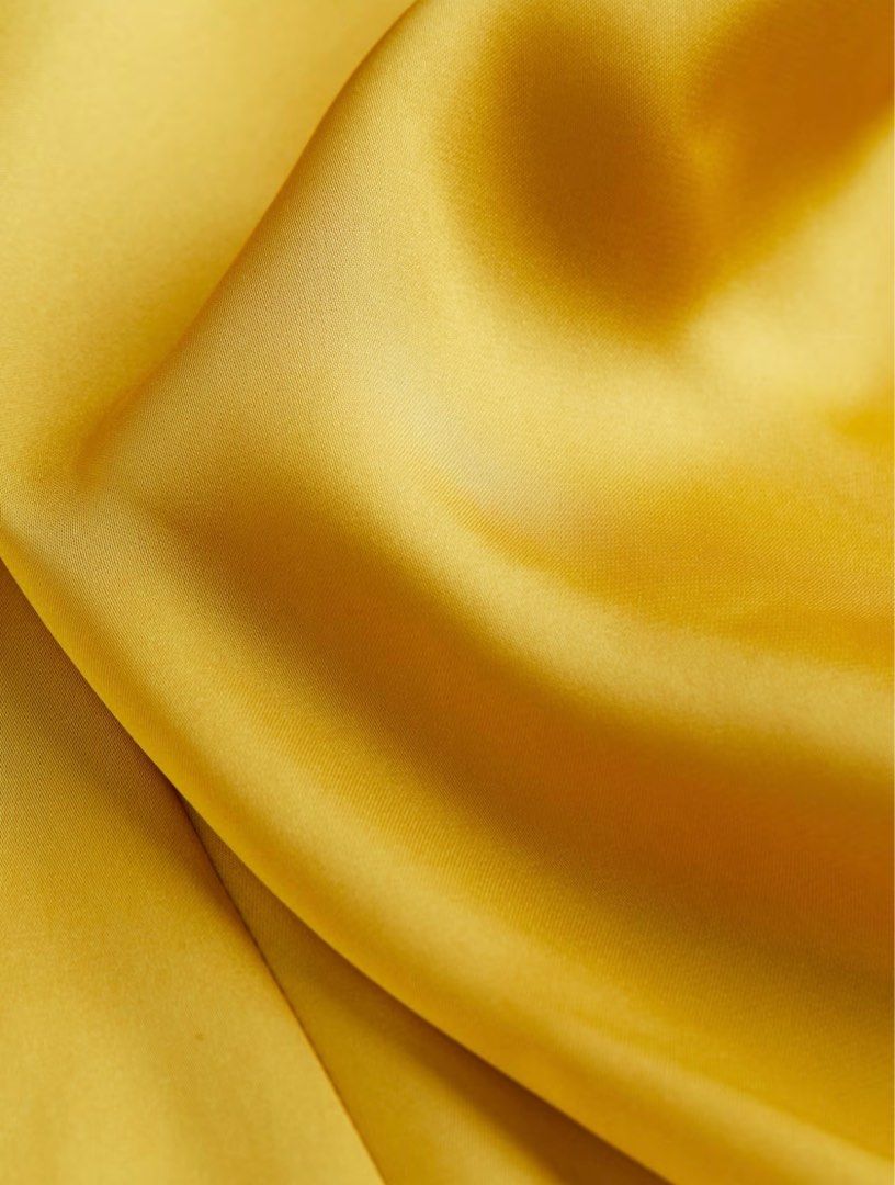 BNEW H&M YELLOW ASYMMETRICAL ONE SHOULDER TOP (Category: Blouses) located in Manila. Submitted by declutterluxe (Listing ID 1375861817, Image 2). Description: Original price of 900php Brand new One-shoulder blouse in woven fabric with an asymmetric neckline, gathers at the shoulder and a long, flared sleeve..
