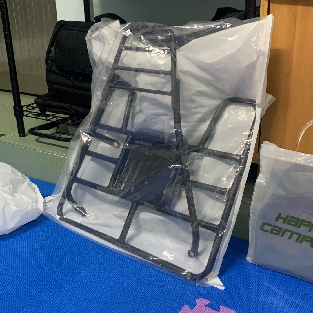 由 frgins (刊登 ID 1375946481，圖片 2) 提交，位於 花蓮縣 (Hualien) 的 BWSR 實心鐵 箱架 + 外送架 保溫箱架 機車 貨架 外送員必備 (類別：汽機車零配件)，說明：太大無法超商，郵寄含運1500，須先匯款 2500蝦 皮 購入，因換車用不到售出，約使用1-2個月。