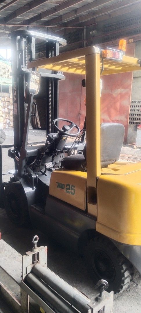 TCM Forklift 700 series (Category: Industrial Equipment) located in Caloocan City. Submitted by declutterpreloved28 (Listing ID 1375927549, Image 3). Description: TCM FD25Z5 2.5 tons C240 Engine Automatic Transmission 4meter Mast Height Solid Tire Front/Rear Contact # 09695577135.