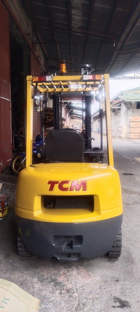TCM Forklift 700 series (Category: Industrial Equipment) located in Caloocan City. Submitted by declutterpreloved28 (Listing ID 1375927549, Image 2). Description: TCM FD25Z5 2.5 tons C240 Engine Automatic Transmission 4meter Mast Height Solid Tire Front/Rear Contact # 09695577135.