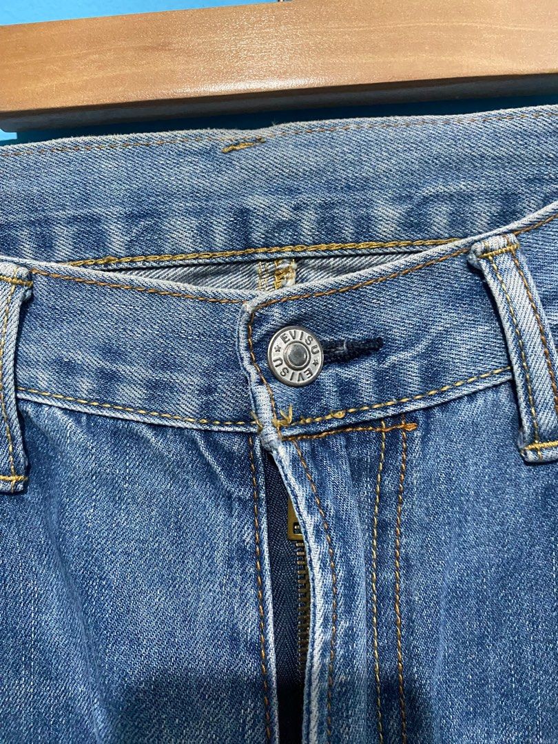 EVISU DAICOCK (BANDANA) (Category: Jeans) located in Balamban. Submitted by anikdotal (Listing ID 1375877913, Image 3). Description: EVISU DAICOCK (BANDANA) W-34 L-43 Sign of usage.