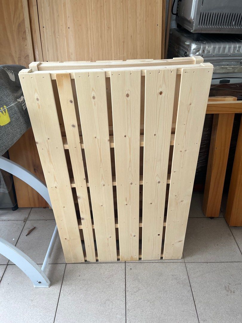 Foldable bed （分類：兒童傢具 - 小童床）位於 Hong Kong。 由 fayfayhope 提交（商品編號 1375985249，圖片 1）。簡介： 原價$458 買返嚟。小朋友用咗兩個月好新淨。。