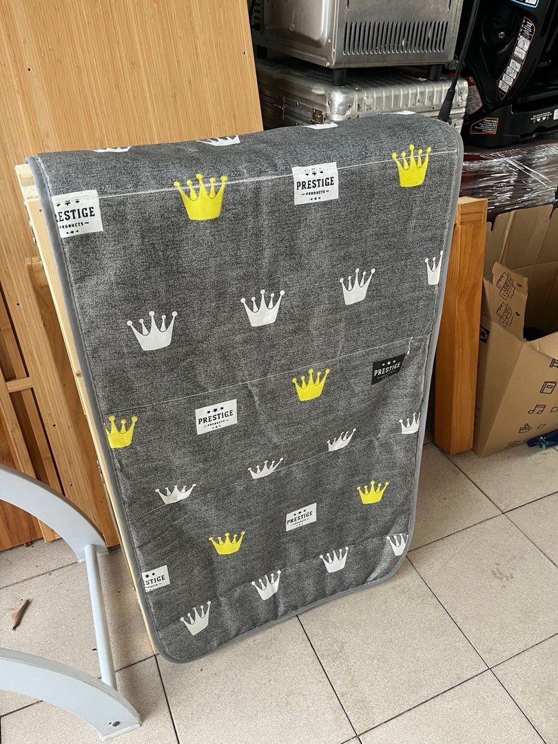 Foldable bed （分類：兒童傢具 - 小童床）位於 Hong Kong。 由 fayfayhope 提交（商品編號 1375985249，圖片 2）。簡介： 原價$458 買返嚟。小朋友用咗兩個月好新淨。。