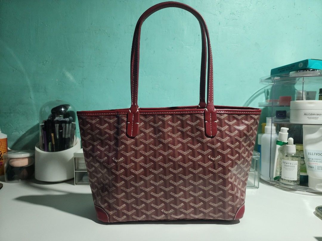 Goyard Artois PM Red (Category: Luxury Bags & Wallets) located in Manila. Submitted by preluvbydee (Listing ID 1375888756, Image 1). Description: - With dust bag - No damage and no scratches - Perfect condition - Ssd delivery only (for packaging protection).