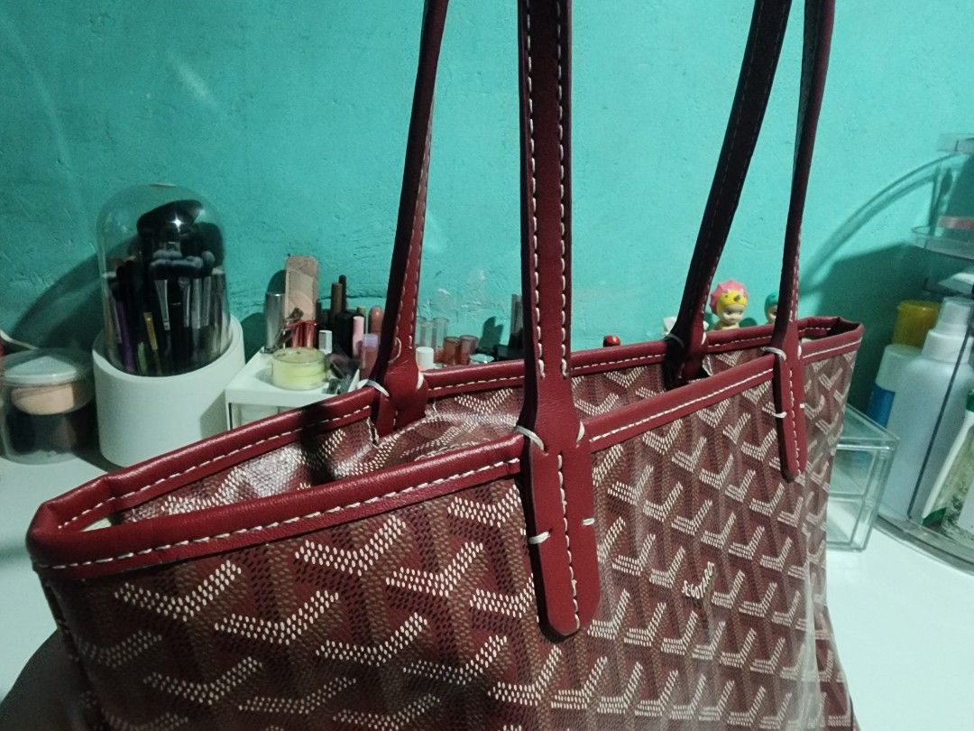 Goyard Artois PM Red (Category: Luxury Bags & Wallets) located in Manila. Submitted by preluvbydee (Listing ID 1375888756, Image 2). Description: - With dust bag - No damage and no scratches - Perfect condition - Ssd delivery only (for packaging protection).