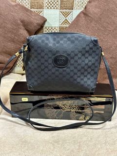 (Category: ) located in . Submitted by vintagefashionwear (Listing ID 1375842466, Image 1). Description: .