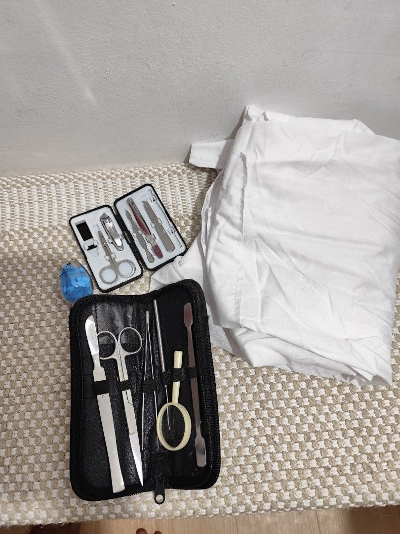 Highquality Dissecting Kit FREE Labcoat Medium and others (Category: Medical Supplies & Tools) located in Cavite. Submitted by jane_ava (Listing ID 1375964951, Image 2). Description: dissecting kit bundle with freebie labgown/labcoat and others for 299 set labgown: in medium size mop gcash loc: general trias cavite.