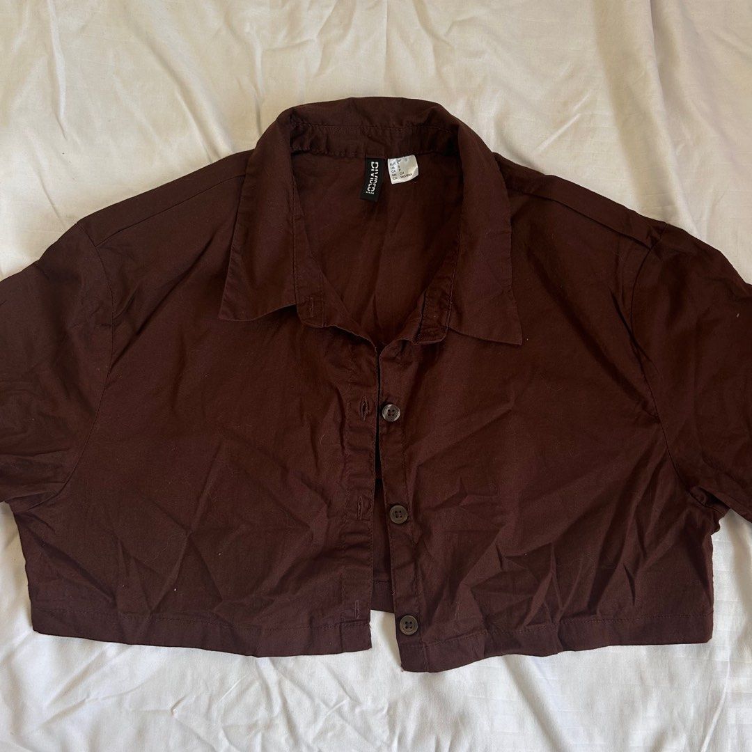 H&M Brown Cropped Button Down Top (Category: Longsleeves) located in Cavite. Submitted by kydeclutter (Listing ID 1375892542, Image 1). Description: - Worn only once - Perfect as is or as an outer layer top .
