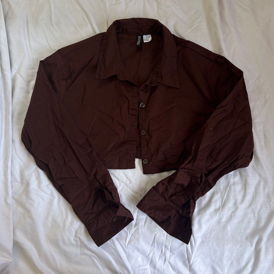 H&M Brown Cropped Button Down Top (Category: Longsleeves) located in Cavite. Submitted by kydeclutter (Listing ID 1375892542, Image 2). Description: - Worn only once - Perfect as is or as an outer layer top .