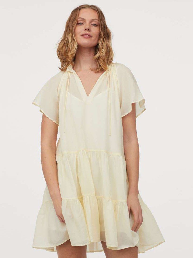 H&M pale yellow dress (Category: Dresses) located in Davao. Submitted by wintermelonclothing (Listing ID 1375912543, Image 1). Description: H&M pale yellow dress (Medium) No inner Php 350 (Free shipping) Worn once only. RFS: decluttering.