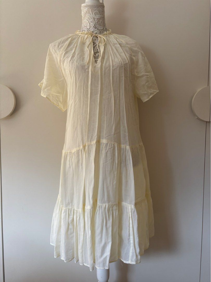 H&M pale yellow dress (Category: Dresses) located in Davao. Submitted by wintermelonclothing (Listing ID 1375912543, Image 2). Description: H&M pale yellow dress (Medium) No inner Php 350 (Free shipping) Worn once only. RFS: decluttering.