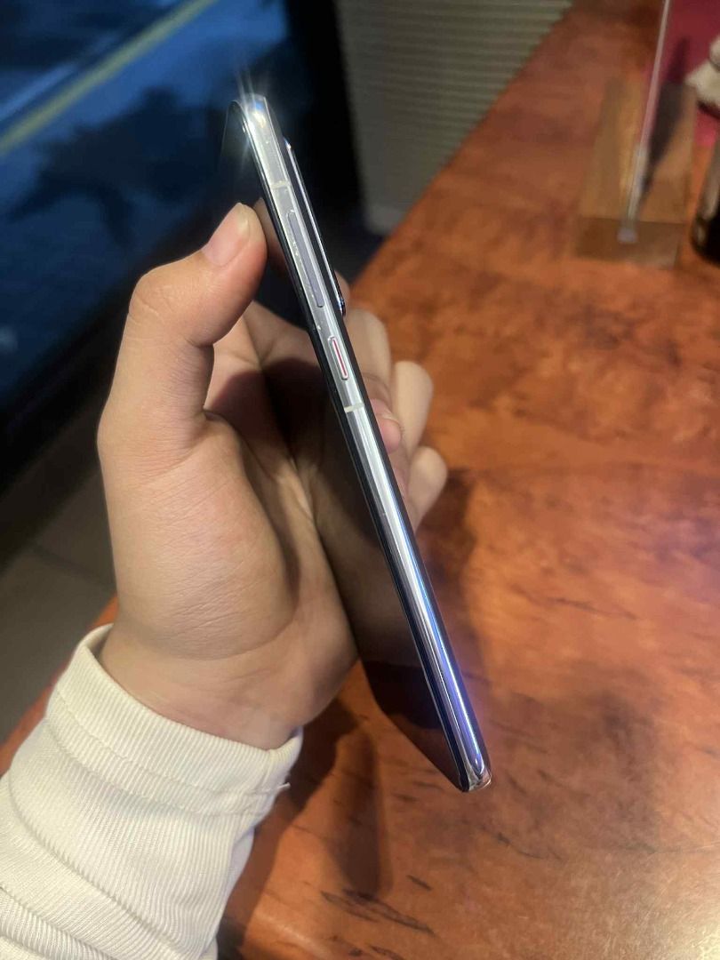 HUAWEI P40 (Category: Huawei) located in Caloocan City. Submitted by lux_sellier (Listing ID 1311516764, Image 3). Description: Kunin nyo na please parang awa nyo na huhu, pang dagdag college lang po 😭😭 kaya pa yan tawa ran basta get agad LADY OWNED Good as new, No parts changed, no dents, no scratches RFS: debale na walang phone, basta may pang college ROM: 128GB RAM: 8GB Color: SilverFrost Dual sim Still in very good condition Magandang camer