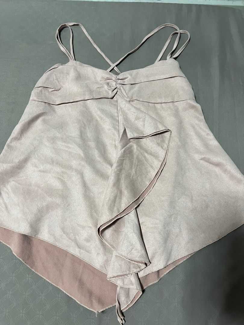 Ingni dusty pink/rose ruffle camisole fairycore coquette shoujo (Category: Blouses) located in Singapore. Submitted by creampuff101 (Listing ID 1375986954, Image 1). Description: Stretchable and flattering! No try ons .