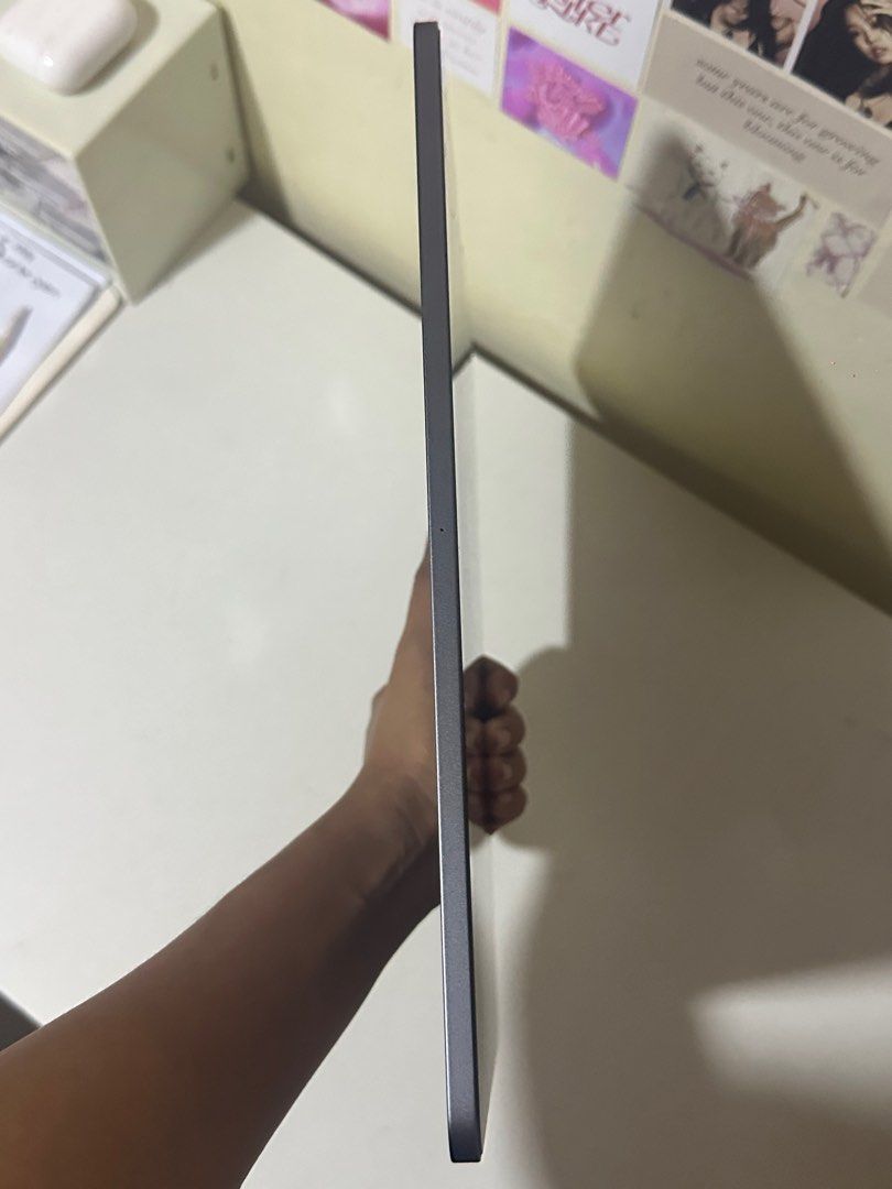 ipad pro 5th gen 12.9” with apple pencil (Category: iPad) located in Zamboanga. Submitted by foreverwithwon (Listing ID 1375956266, Image 3). Description: 128 gb m1 chip no dents no hidden issue no history of repair unit case apple pencil anker charger.