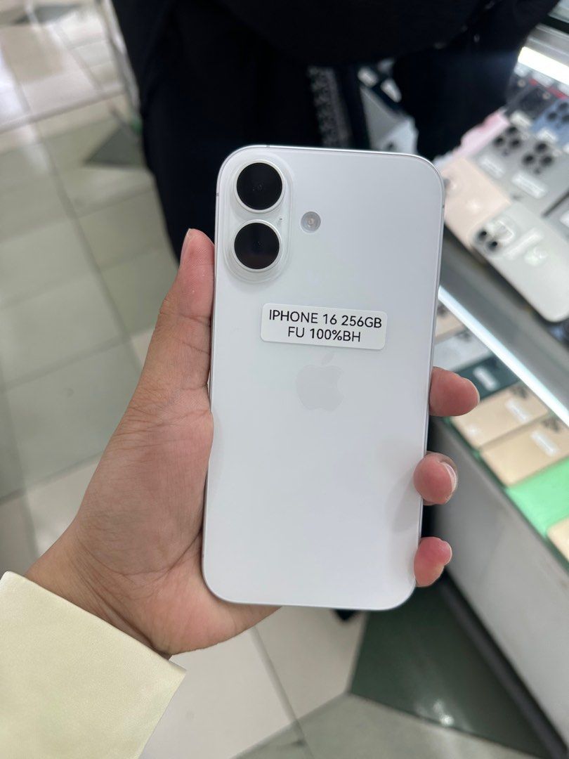 iPhone 16 128GB Factory Unlock No Issue Secondhand (Category: iPhone 16 Series) located in Pasig City. Submitted by FarAndRayShop (Listing ID 1375910291, Image 1). Description: OPEN FOR SWAP/SELLING/BUYING (RFS: Buy and Sell) Price: 38,499 iPhone 16 128GB •FACTORY UNLOCK •NO HIDDEN ISSUES •TEST TO SAWA •Authentic Phone Physical store in Greenhills Shopping Center XC-07 Stall Number Look For Rayray Or Anika NO CASH INSTALLMENT We are open also for