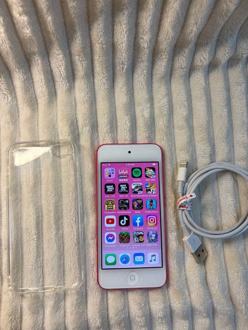 iPod Touch 6th Gen 128gb Pinky Super Ganda Complete With box (Category: Others) located in Manila. Submitted by yezdeal2017 (Listing ID 1375937413, Image 2). Description: "SUPER SMOOTH! PiNky💗 🚀 iPod Touch 6th gen Pink, best for music, movies, and gaming! 📱 (DM us Blue App page: Retro Gadgets PH for Fast Reply) "Camera malinaw, battery good! 📸💻 📺 Unit is in pristine condition, bagong-bago! 📦 📲" With box💯 With installed:✅ Paid apps games 