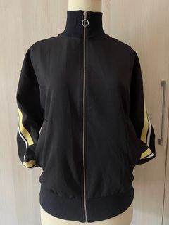 (Kategori: ) berada di . Dikirim oleh evihere (ID iklan 1375913070, Gambar 1). Deskripsi: .