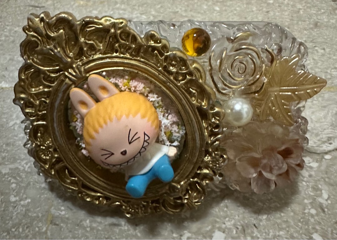 Labubu Picture Frame Popbean Mobile Phone Clip (Must Buy!), Hobbies ...