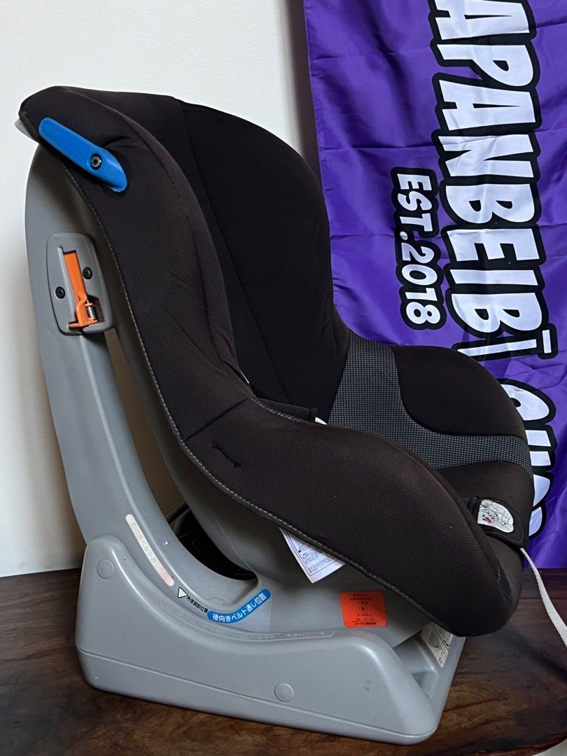 LEAMAN CAR SEAT (Category: Car Seats) located in Bacoor. Submitted by japanbeibishop (Listing ID 1375856823, Image 3). Description: CAR SEAT/ CARMATE/ CHILD CAR SEAT Brand: MUM’S CARRY-JAPAN ▫️Color: Black/Red ▫️4 positions reclining seat with infant insert ▫️5 point adjustable safety harness ▫️Front or rear facing ▫️Long usage- Suitable for newborn to 7 years of age ✅Clean,sanitized and ready to use ✅Excellent condition ▫️PRE-OWNED. Actual & det