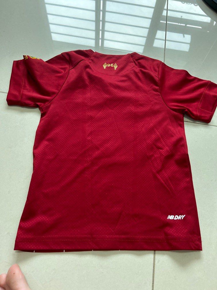 Liverpool red jersey top-3yr (Category: Babies & Kids Fashion) located in Singapore. Submitted by citruspulp (Listing ID 1375941148, Image 3). Description: .