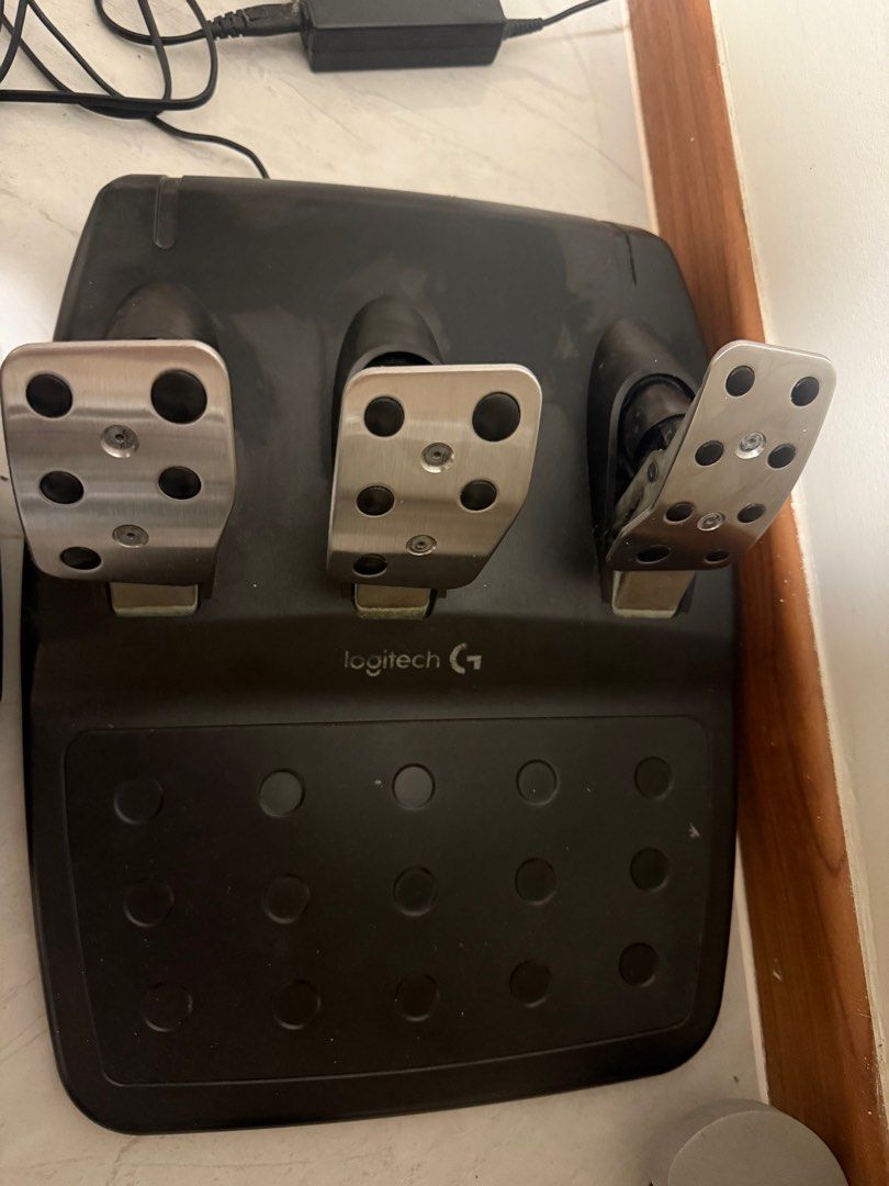 Logitech G29 Racing Wheel and Pedals62863085407105111