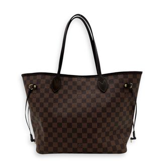 (Category: ) located in . Submitted by carousellluxury (Listing ID 1375910315, Image 1). Description: .