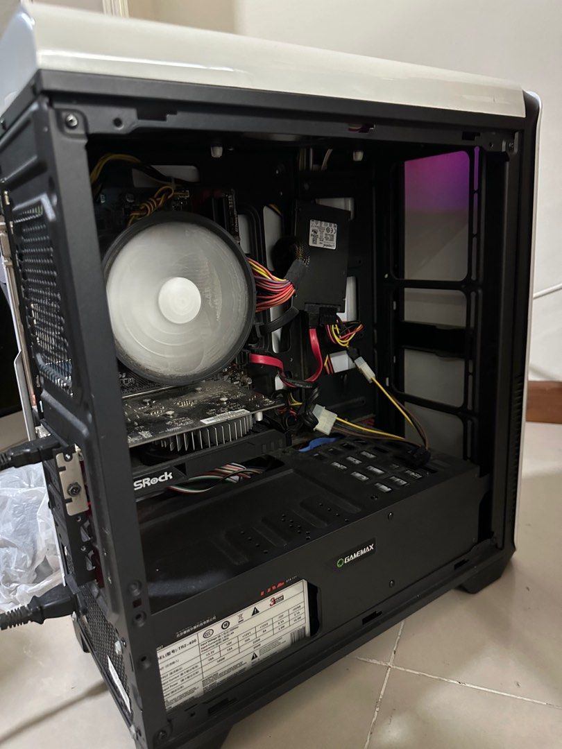 Low Budget Custom Gaming PC (Category: Desktops) located in Singapore. Submitted by cheesecrackers123 (Listing ID 1375971314, Image 1). Description: Intel i3-8100 Quad Core 3.6Ghz 16 GB 2400 Mhz RAM RX560 4GB Kingston A400 120 GB SSD Western Digital Blue 7200rpm 6Gbps 1TB Windows 10 Home great for students and gaming! super quiet and compact for a full size desktop power cable included! .