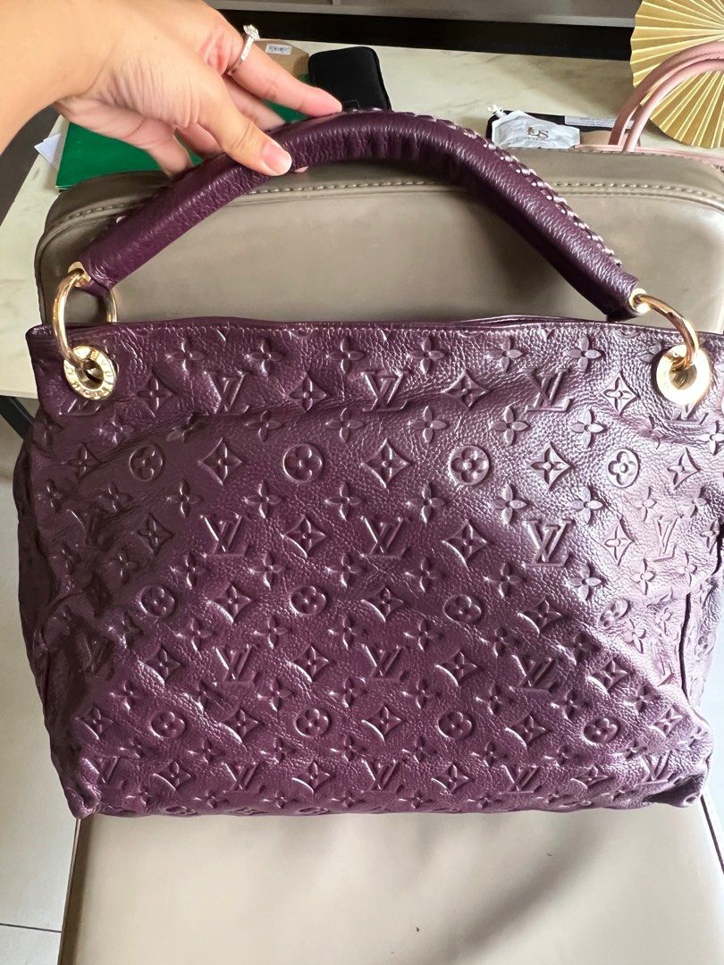 LV Artsy Empreinte Louis Vuitton (Category: Luxury Bags & Wallets) located in Quezon City. Submitted by la.rose.fashion (Listing ID 1375883640, Image 2). Description: LV Artsy Empreinte Excellent condition Only used once just kept in the closet 🙂.