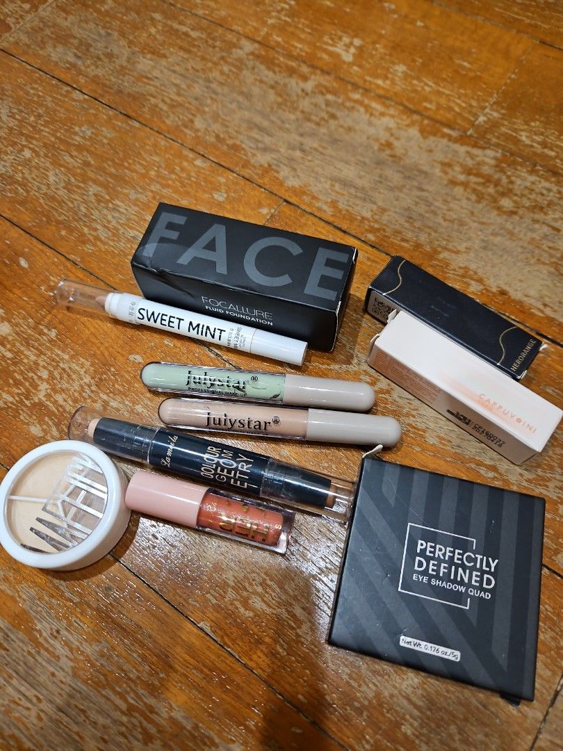 Makeup Set (Category: Makeup) located in Singapore. Submitted by user42875 (Listing ID 1375988766, Image 1). Description: some lightly used some in brand new condition. free as trying to clear. meet ups to my convenience. $3 for mailing. items include: foundation(brand new) lipsticks( 2 brand new) lipgloss (1 lightly used) concealer( 2 lightly used, 1 brand new).