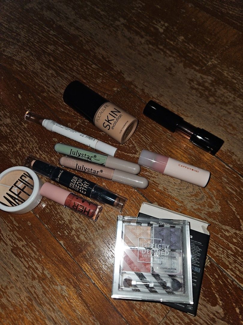 Makeup Set (Category: Makeup) located in Singapore. Submitted by user42875 (Listing ID 1375988766, Image 2). Description: some lightly used some in brand new condition. free as trying to clear. meet ups to my convenience. $3 for mailing. items include: foundation(brand new) lipsticks( 2 brand new) lipgloss (1 lightly used) concealer( 2 lightly used, 1 brand new).
