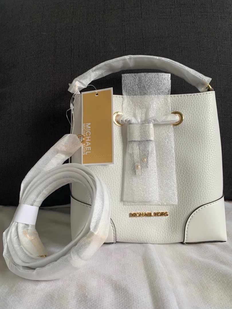 Michael Kors Mercer Small Bucket Bag (Category: Luxury Bags & Wallets) located in Odiongan. Submitted by bellecloset_ph (Listing ID 1375840782, Image 1). Description: Brand New & Original Bag from US. Michael Kors Mercer Small Pebbled Leather Bucket Bag..