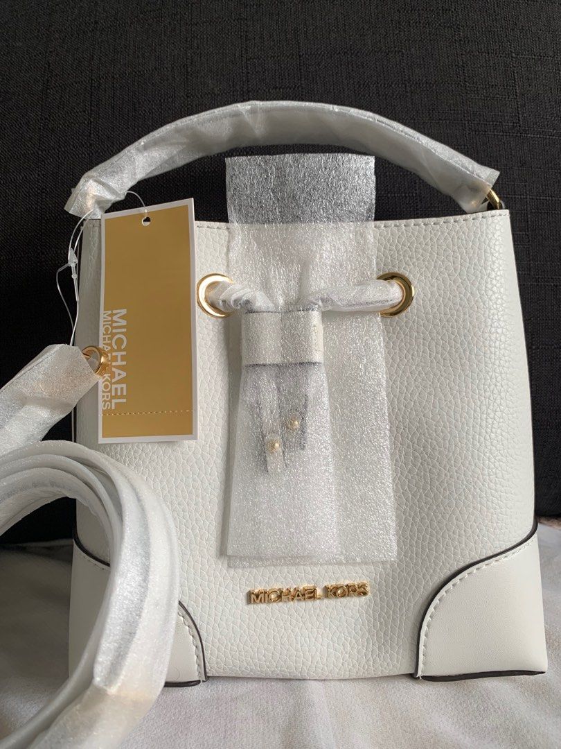 Michael Kors Mercer Small Bucket Bag (Category: Luxury Bags & Wallets) located in Odiongan. Submitted by bellecloset_ph (Listing ID 1375840782, Image 2). Description: Brand New & Original Bag from US. Michael Kors Mercer Small Pebbled Leather Bucket Bag..