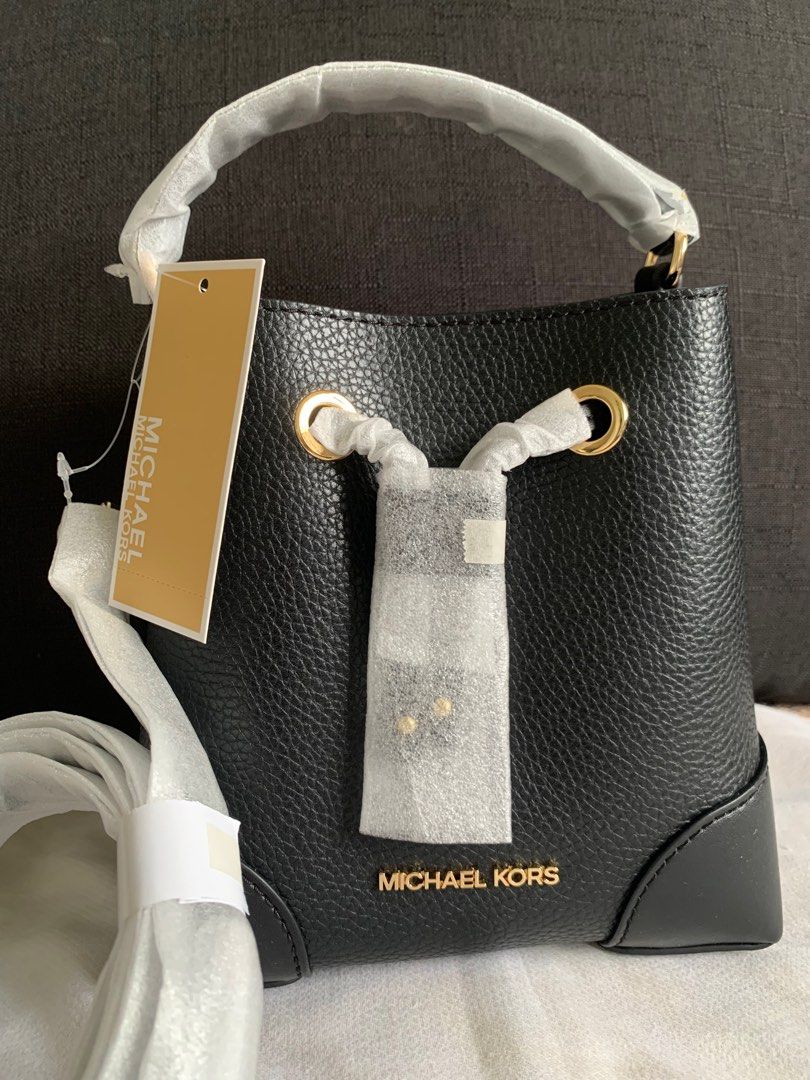 Michael Kors Mercer Small Bucket Bag (Category: Luxury Bags & Wallets) located in Odiongan. Submitted by bellecloset_ph (Listing ID 1375841128, Image 2). Description: Brand New & Original Bag from US. Michael Kors Mercer Small Pebbled Leather Bucket Bag..