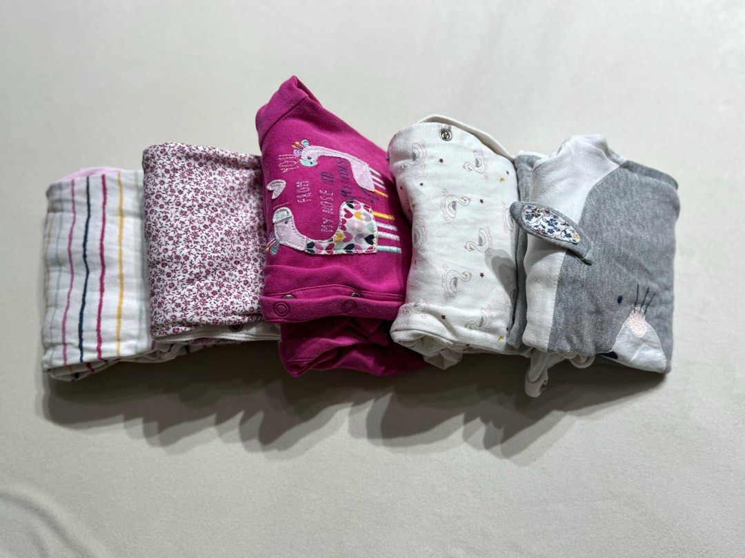 Mothercare Long Sleeve Pyjamas Sleepwear (18–24 months) (Category: Babies & Kids Fashion) located in Singapore. Submitted by cxy3811 (Listing ID 1375990705, Image 1). Description: Mothercare Long Sleeve Pyjamas (18–24 months) Comfortable and soft material, great quality and perfect for air-conditioned rooms. Well-used but still in wearable condition. Selling at $2.50 each Buy all at $10 📦 Delivery available: $2 .