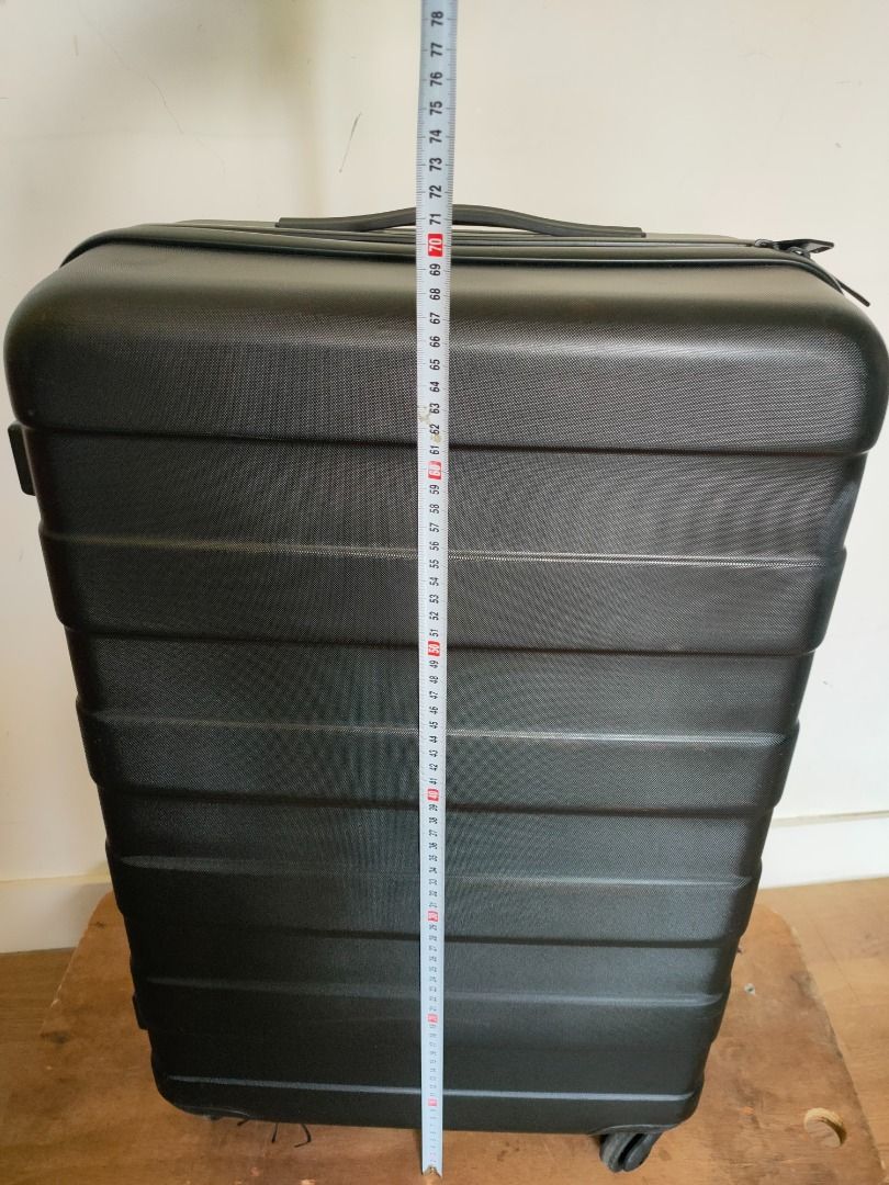 MUJI JAPAN 🇯🇵 luggage 100% working, with wheel lock, good wheels