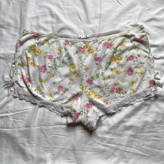 (Category: ) located in . Submitted by catdolz (Listing ID 1375929801, Image 1). Description: .