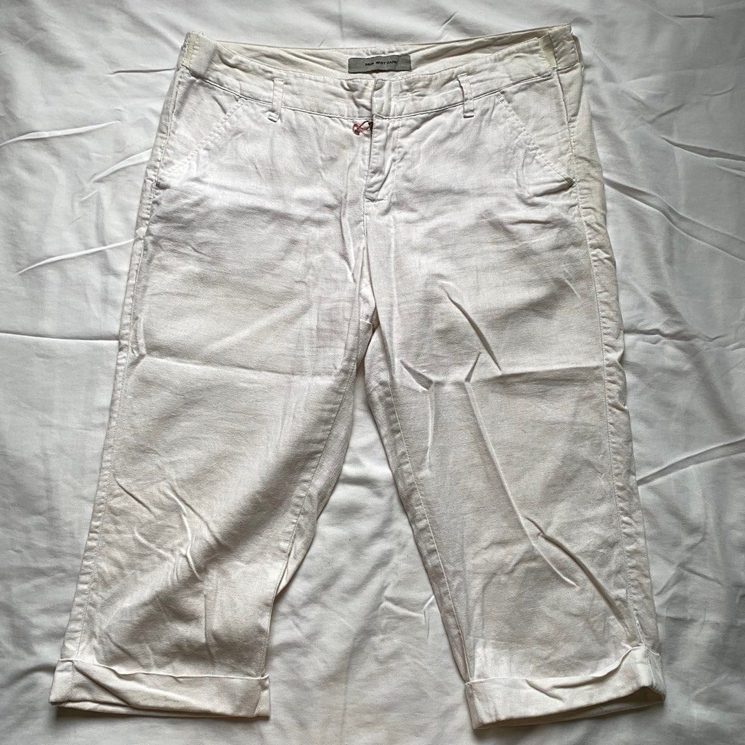 pre-loved white denim capri jeans pants (Category: Jeans) located in Trinidad. Submitted by catdolz (Listing ID 1375935657, Image 1). Description: can fit 35 waist line manage your expectations flaw: may small stains & minor altered sya sa side loc: bohol mod: jnt express ONLY mop: gcash / maya / bdo.