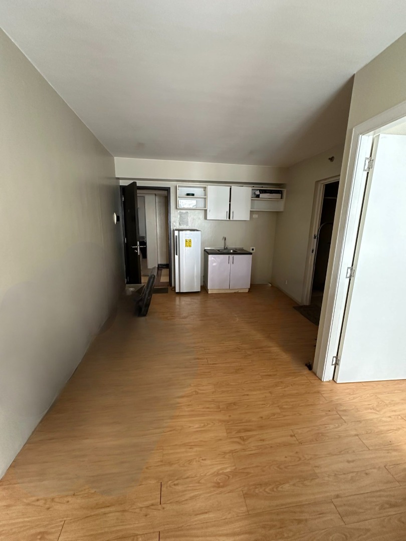(Category: ) located in . Submitted by tinamonti (Listing ID 1375856911, Image 1). Description: .