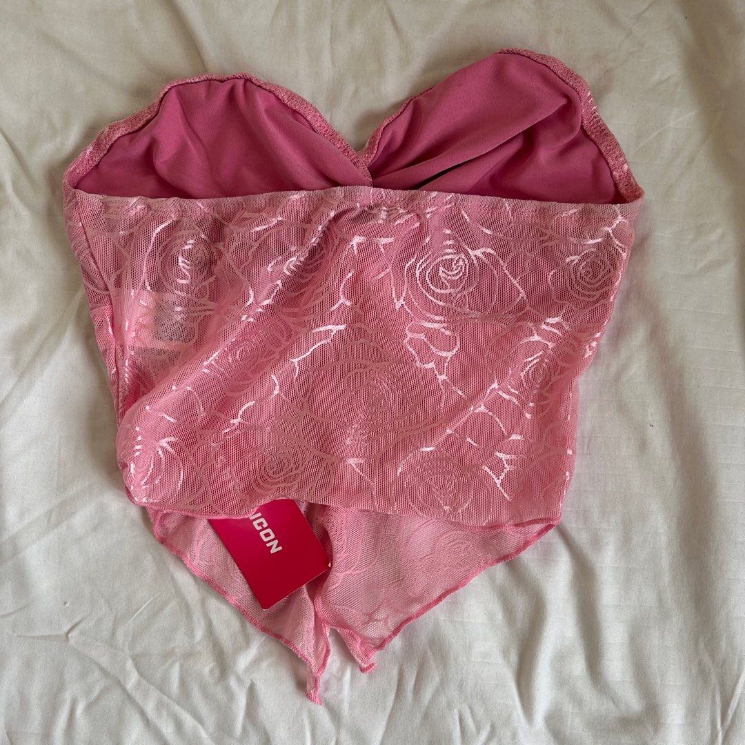 Shein Pink Summer Floral Top (Category: Sleeveless) located in Cavite. Submitted by kydeclutter (Listing ID 1375890418, Image 2). Description: - Never worn since I never had the guts to wear this out 😂😅 - Perfect summer top or for partying!.