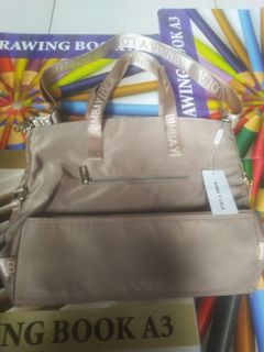 (Kategori: ) berada di . Dikirim oleh preloved_style_id (ID iklan 1375319289, Gambar 1). Deskripsi: .