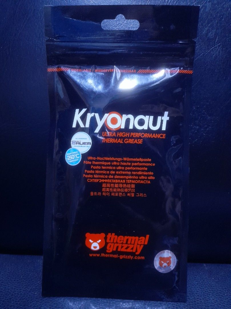 thermal paste (Category: Other Accessories) located in Malabon City. Submitted by jundc21 (Listing ID 1375968521, Image 2). Description: v1 - 250 kryonaut - 350 cryofuze - 700.